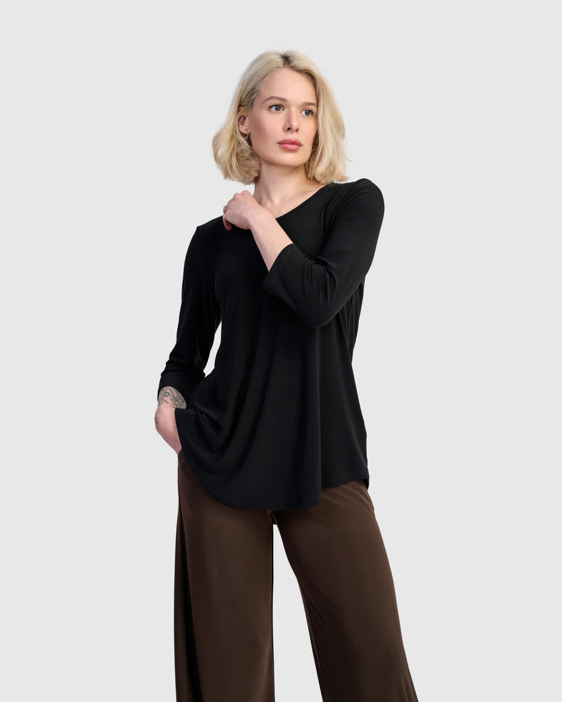 alembika-essential-slinky-crew-top-damen-shirt-schwarz image 1