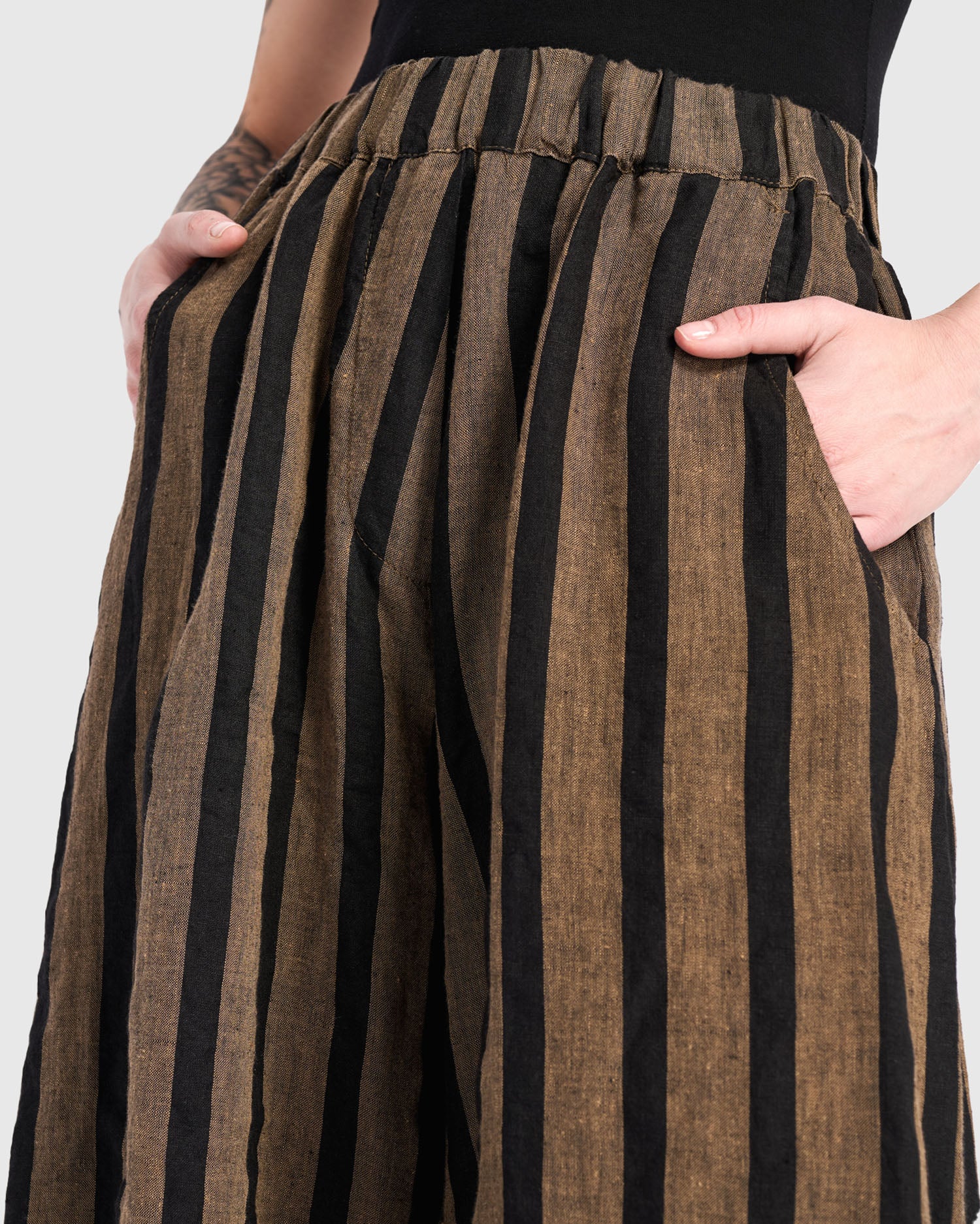 alembika-mesa-sp719t-leinenhose-wide-leg-sepia-black image 3