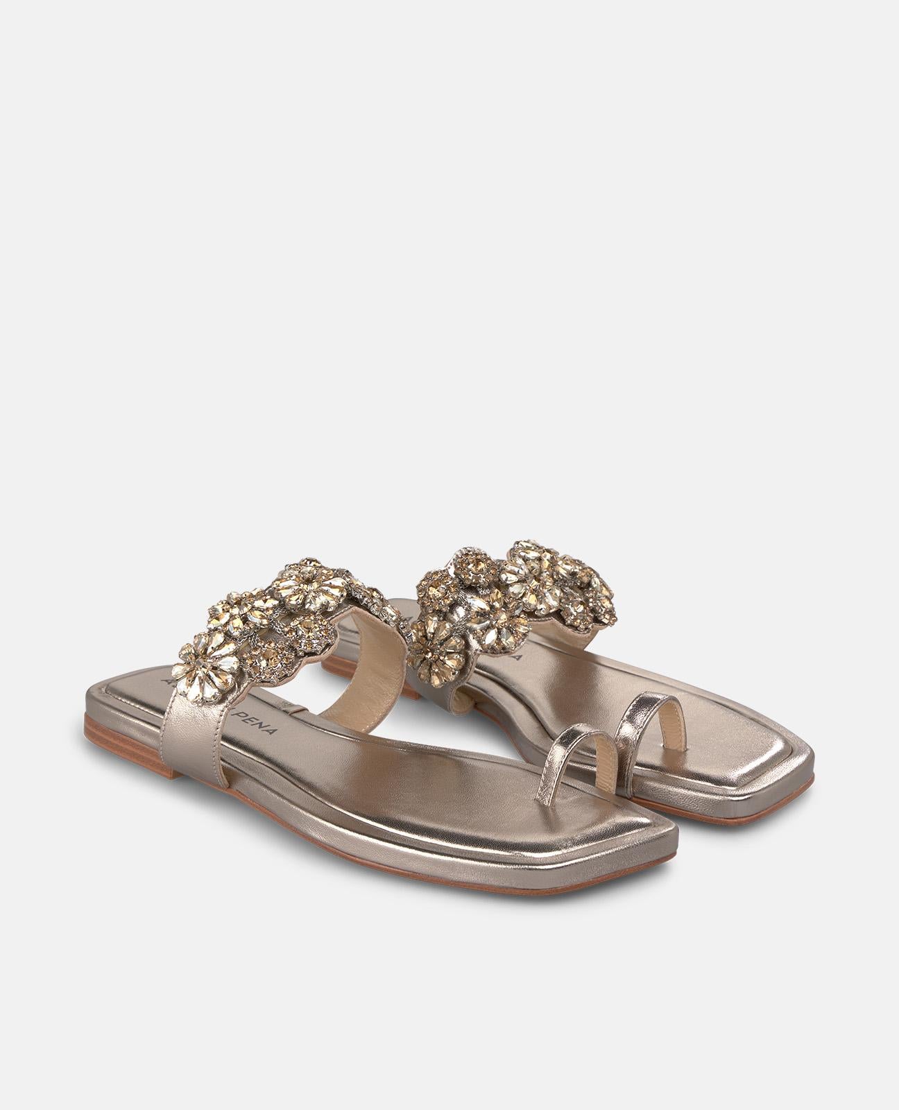 alma-en-pena-toe-sandal-ornament-bronze-flach-1-cm image 2