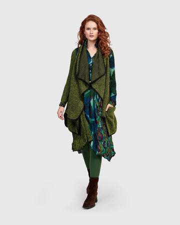 alembika-zora-vest-green-strickweste-mit-wasserfallkragen image 8