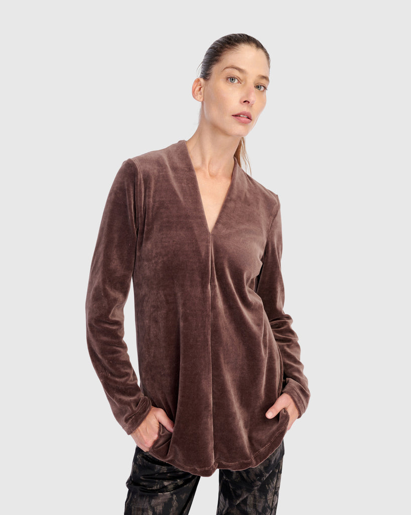 alembika-everyday-velvet-v-ausschnitt-top-sepia image 1