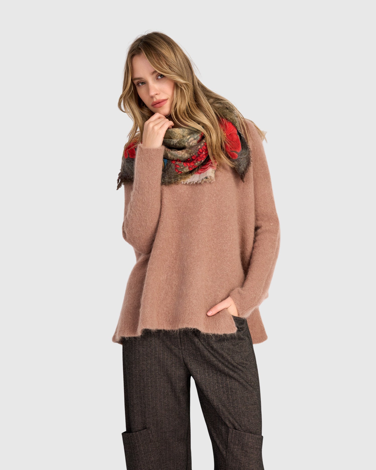 alembika-sculpt-boxy-sweater-almond image 3