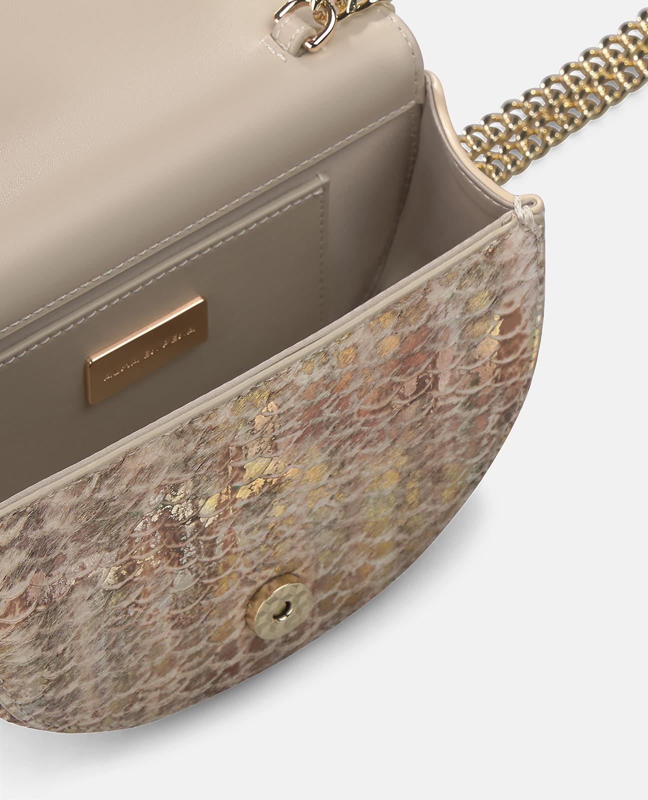alma-en-pena-snake-shoulder-bag-halbmond-leder-camel image 4