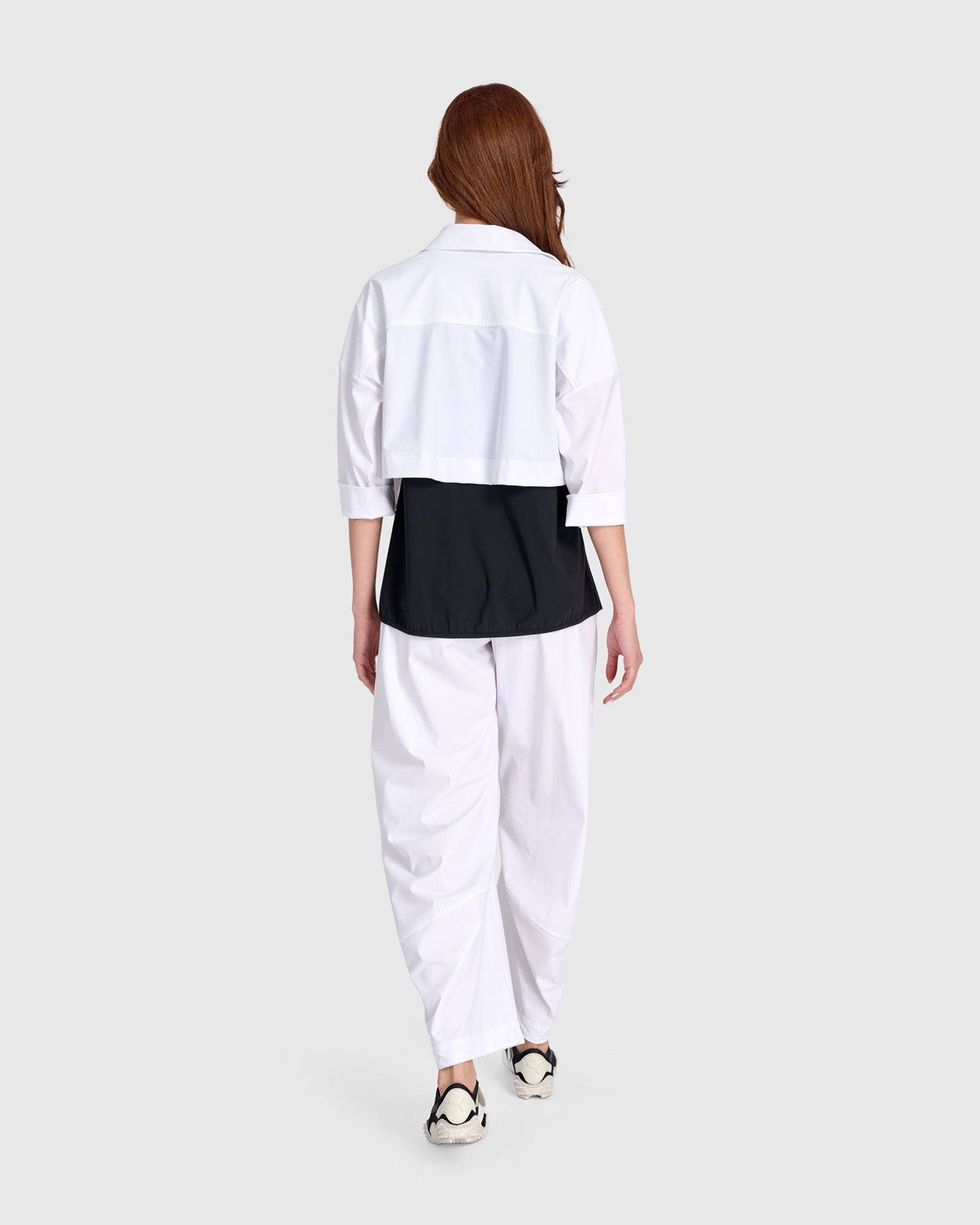 alembika-tekbika-crop-utility-topper-white-kurze-jacke-mit-upf-50 image 4