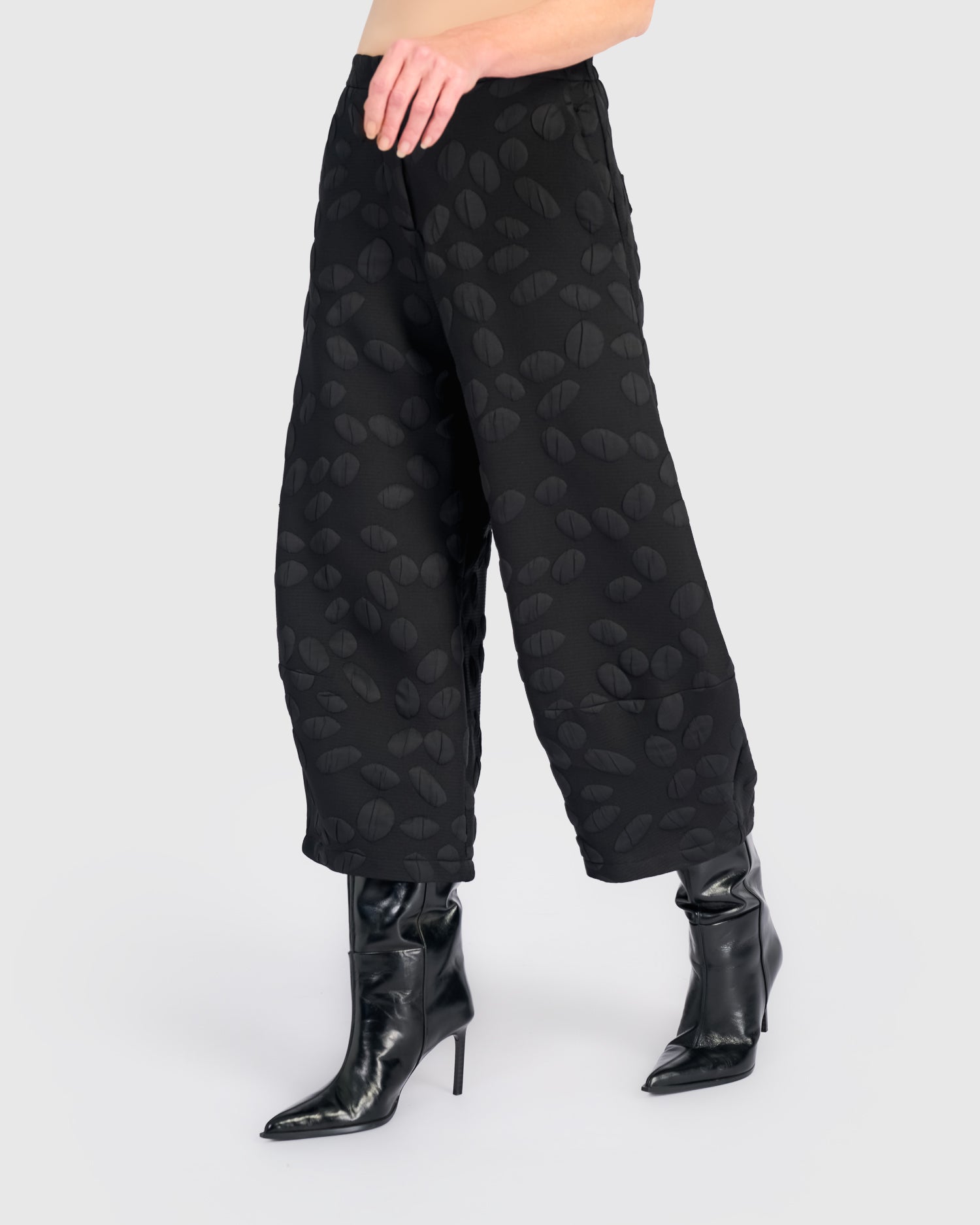 alembika-intermezzo-lantern-hose-black-spots image 4