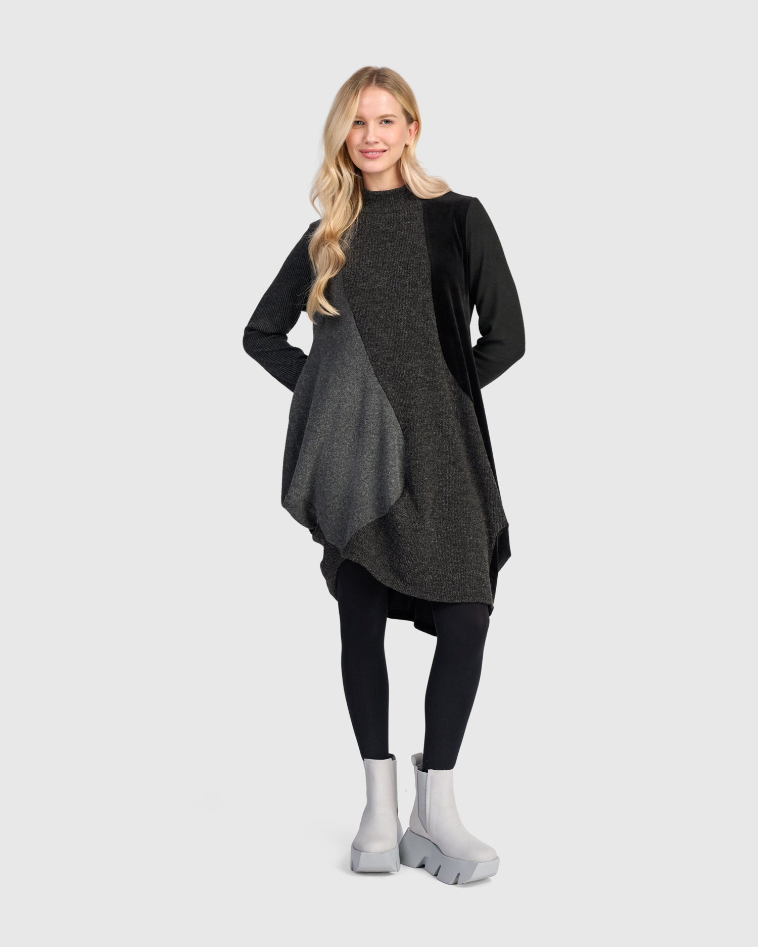 alembika-urban-myr-kleid-carbon-a-linie image 1