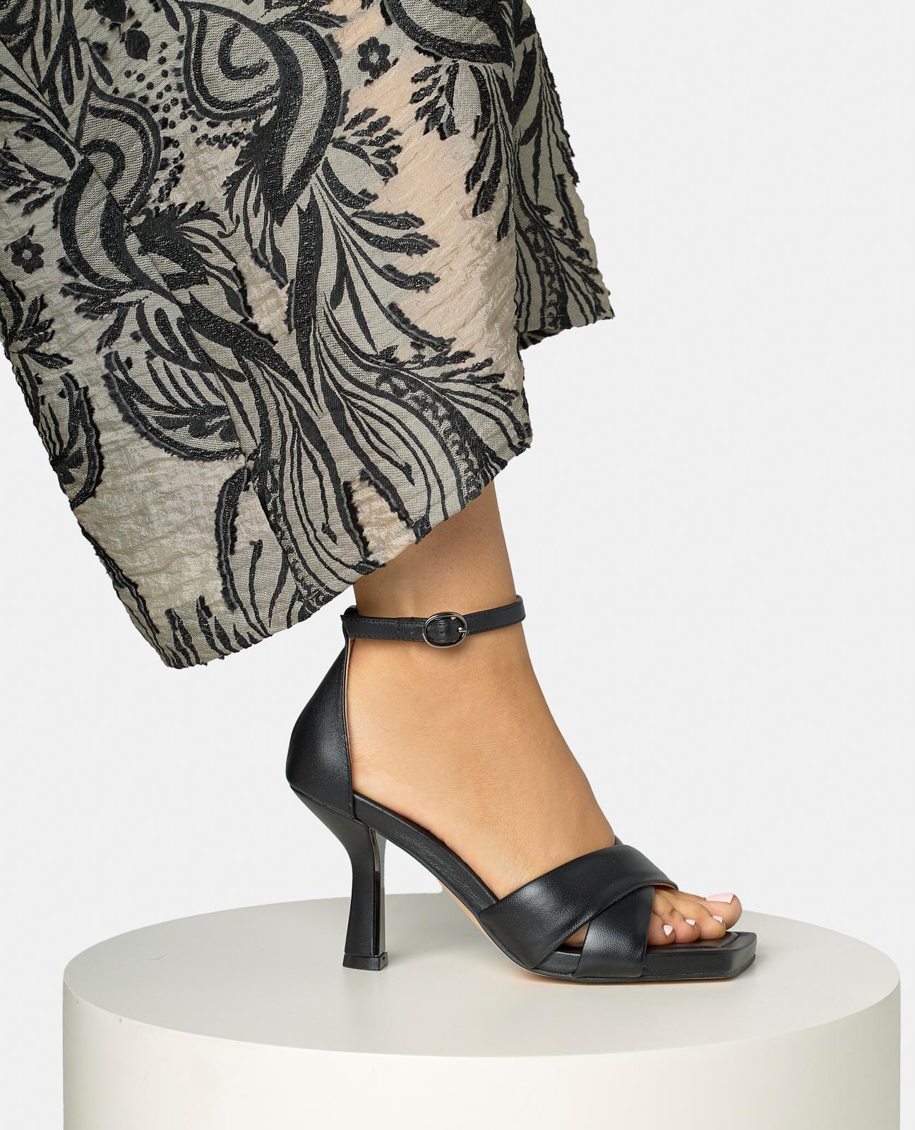 alma-en-pena-cross-strap-absatz-sandale-nappa-schwarz-9-cm image 5