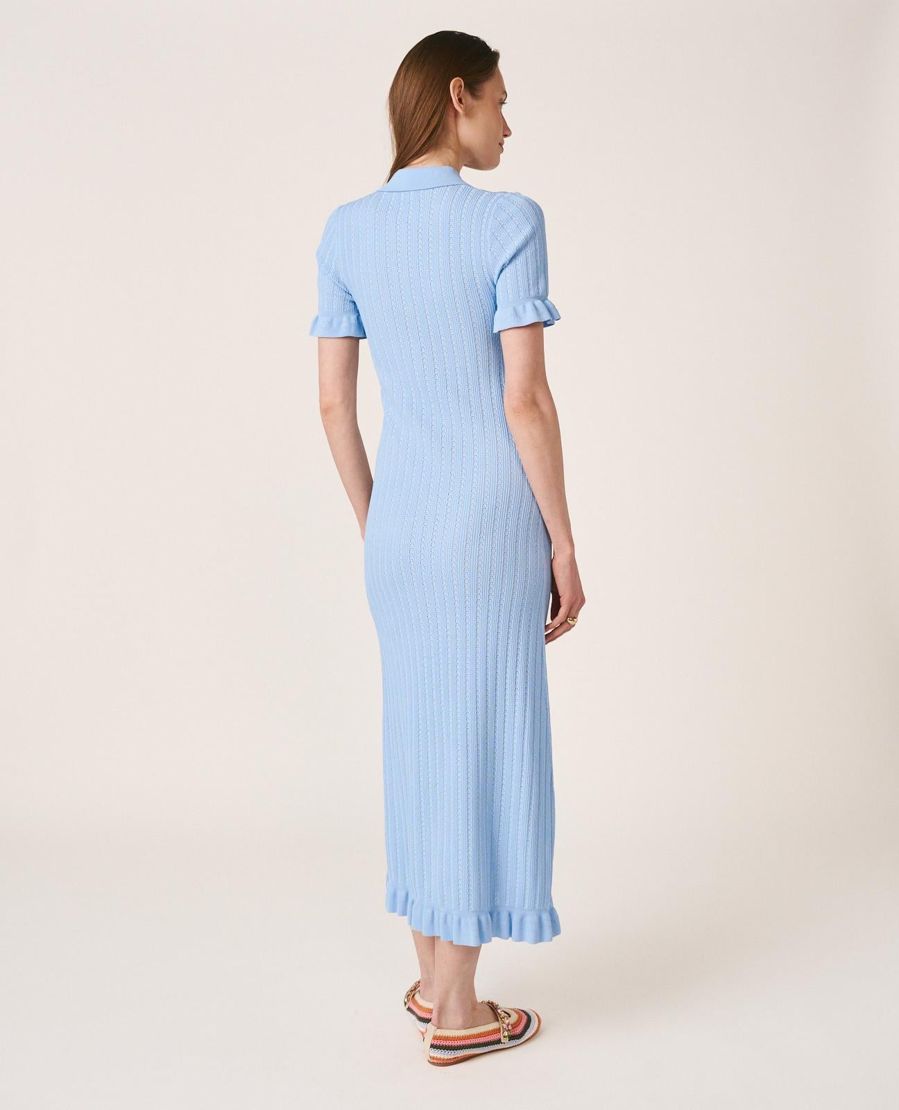 alma-en-pena-midi-strickkleid-blaues-r-schenkleid-mit-kn-pfen image 6