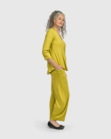alembika-essential-v-neck-top-limette-3-4-arm image 6