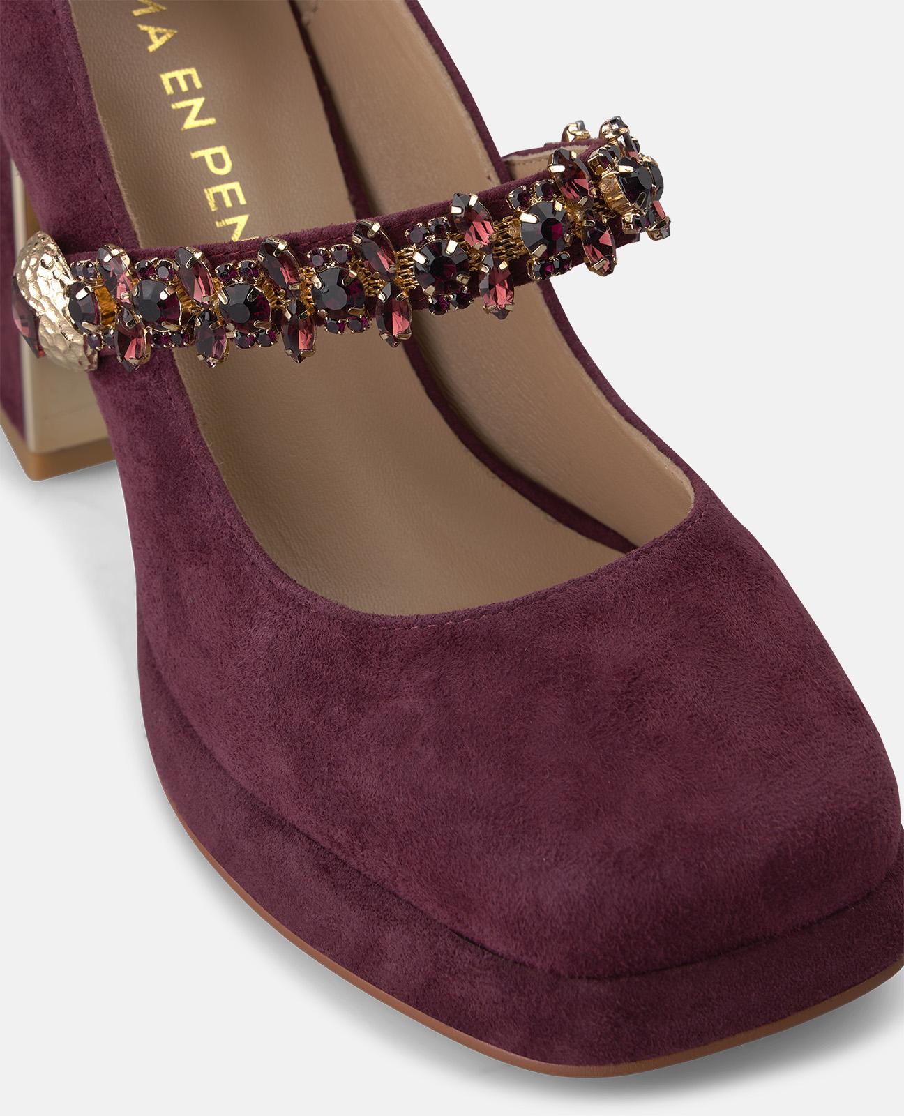 alma-en-pena-wide-fit-suede-heeled-shoe-pumps-bordeaux-8-5-cm image 4
