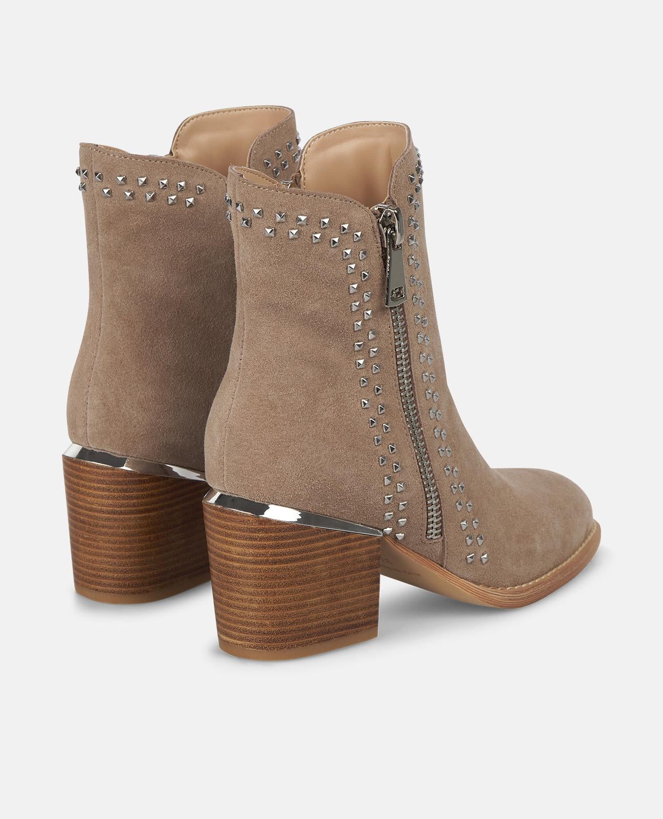 alma-en-pena-low-ankle-boots-mit-nieten-vison-7-5-cm-absatz image 3