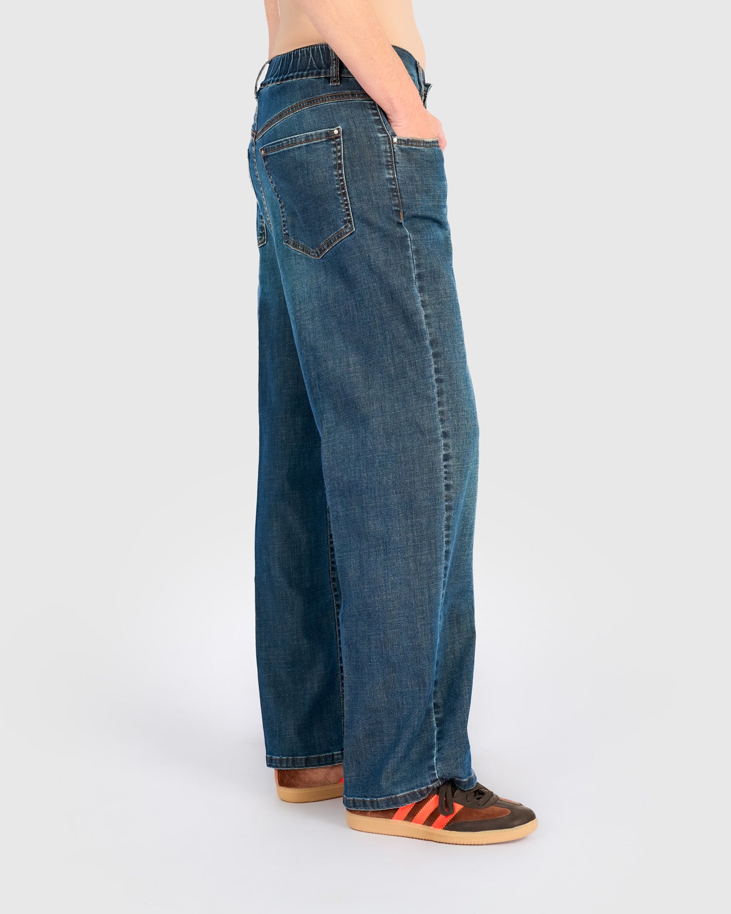 alembika-soho-slouch-jeans-denim image 4