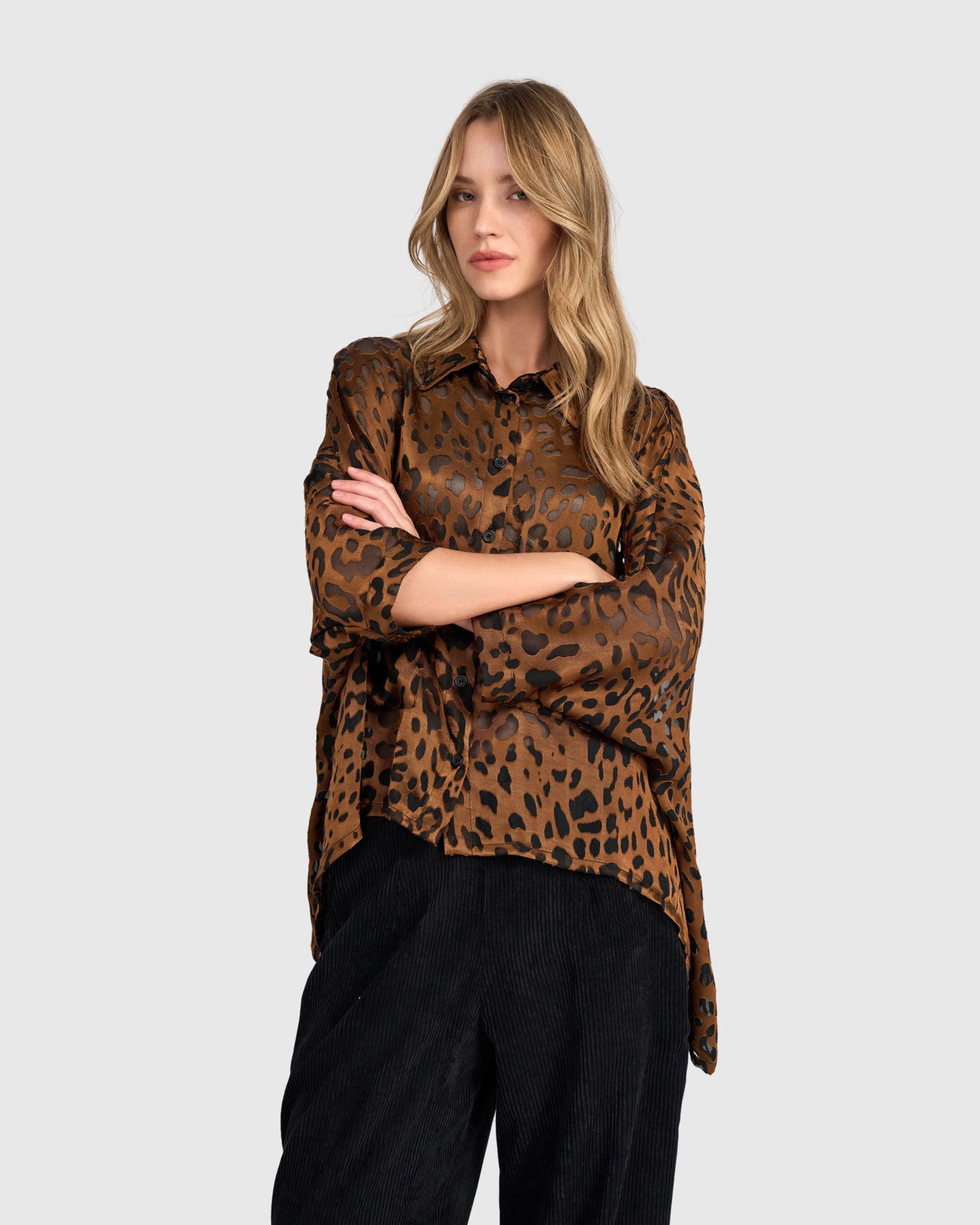 alembika-bodhi-draped-bluse-cognac-leopard image 3