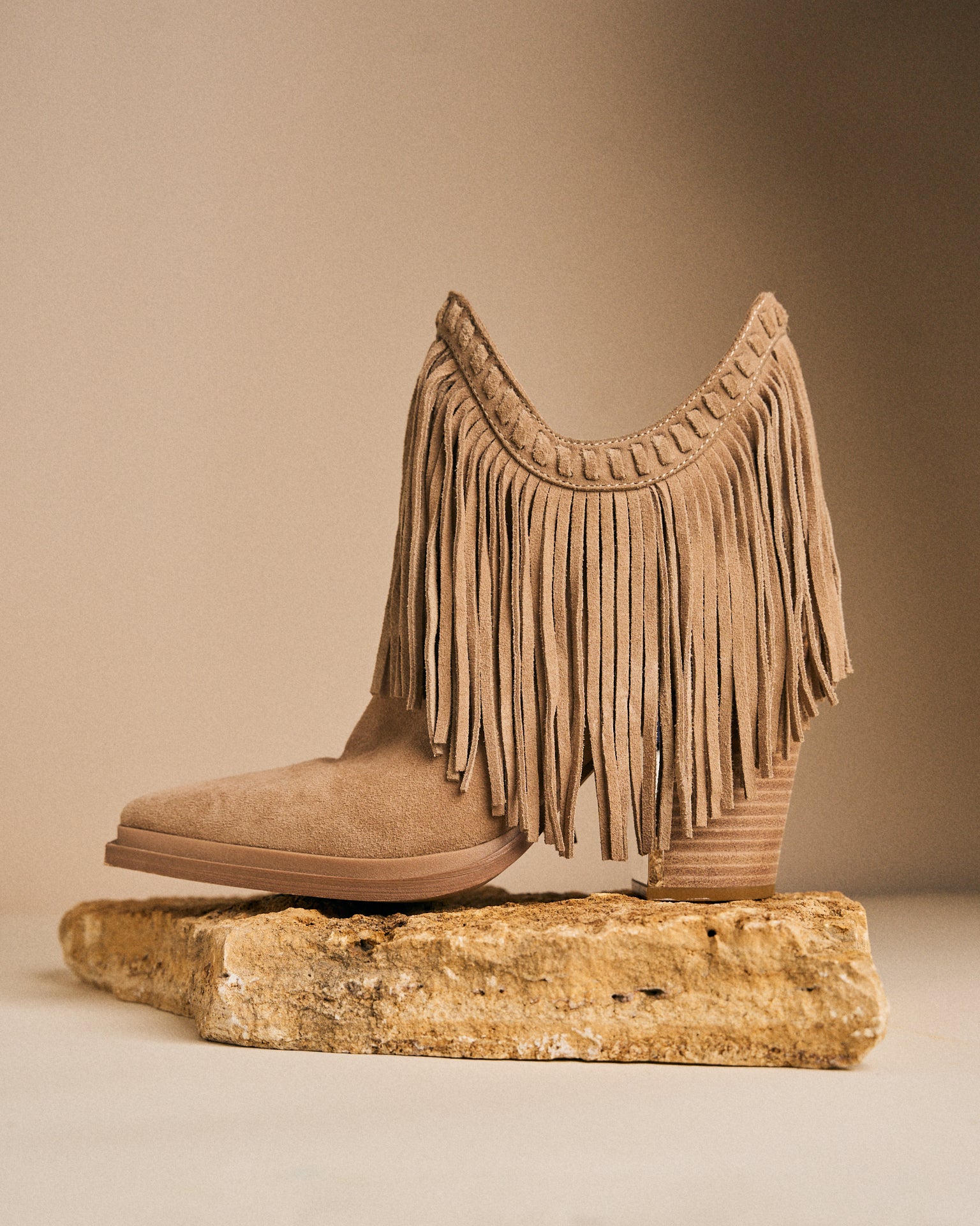 alma-en-pena-suede-ankle-boots-mit-fransen-vison-8-5-cm image 1