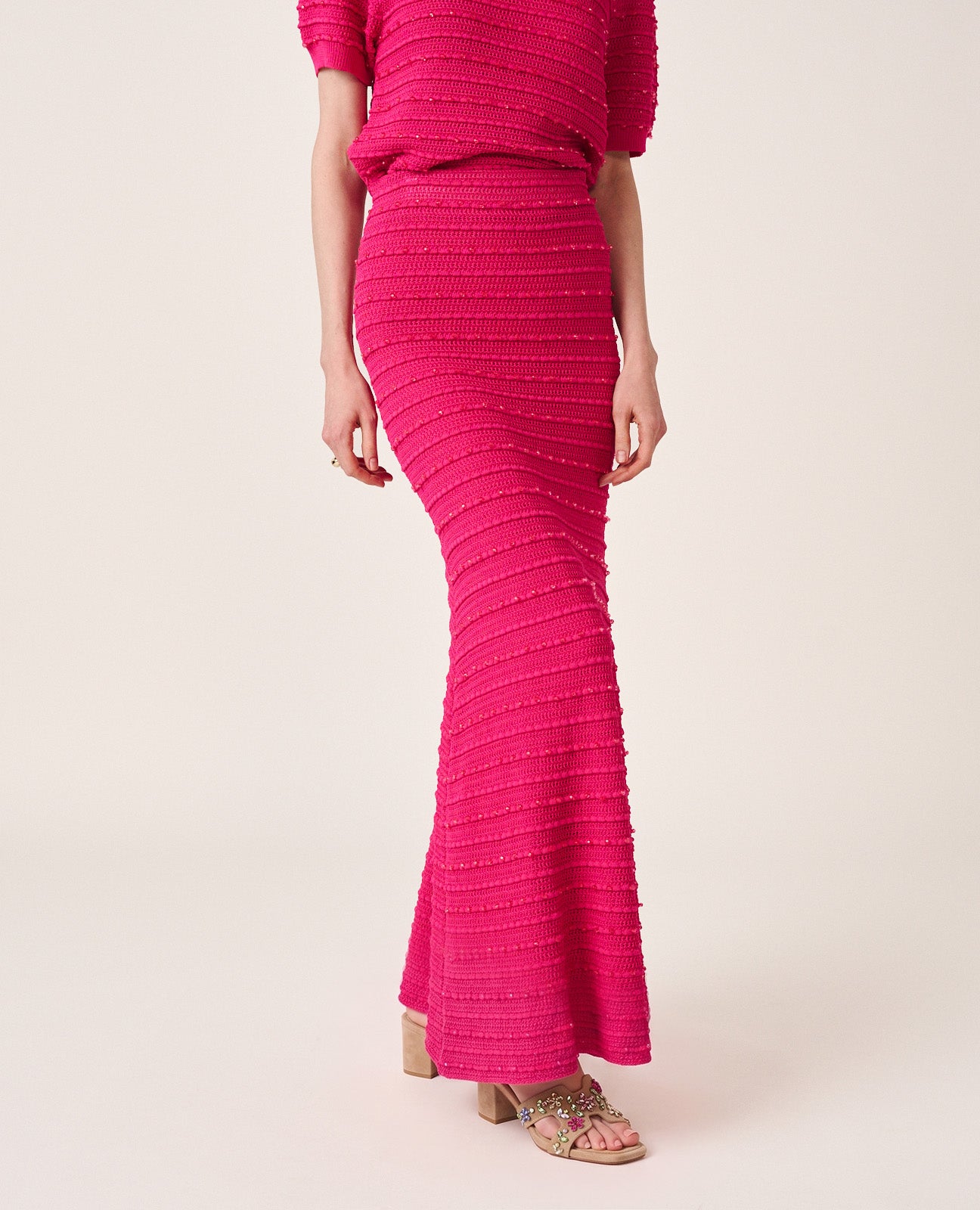 alma-en-pena-strickrock-joya-fuchsia-midi-in-meerjungfrauen-form image 6