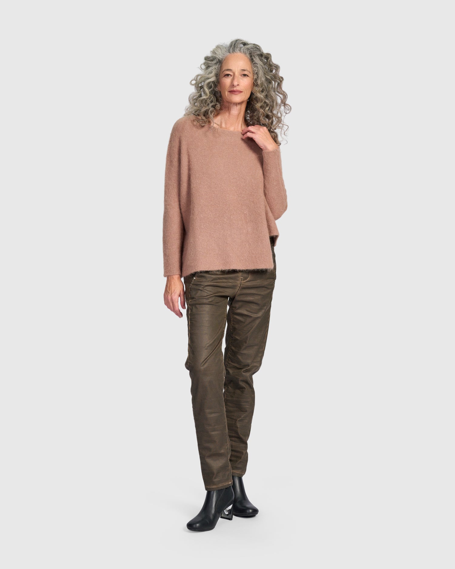 alembika-sculpt-boxy-sweater-almond image 8