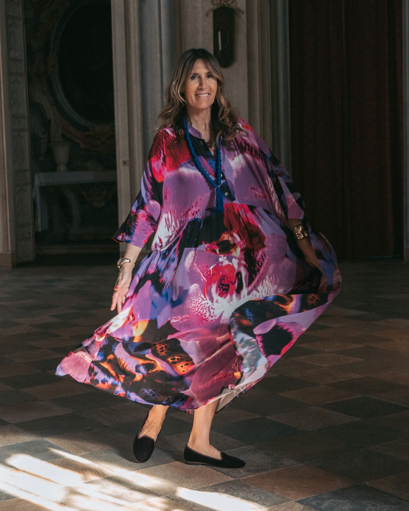 alembika-hikari-oversized-kleid-orchid-maxikleid image 1