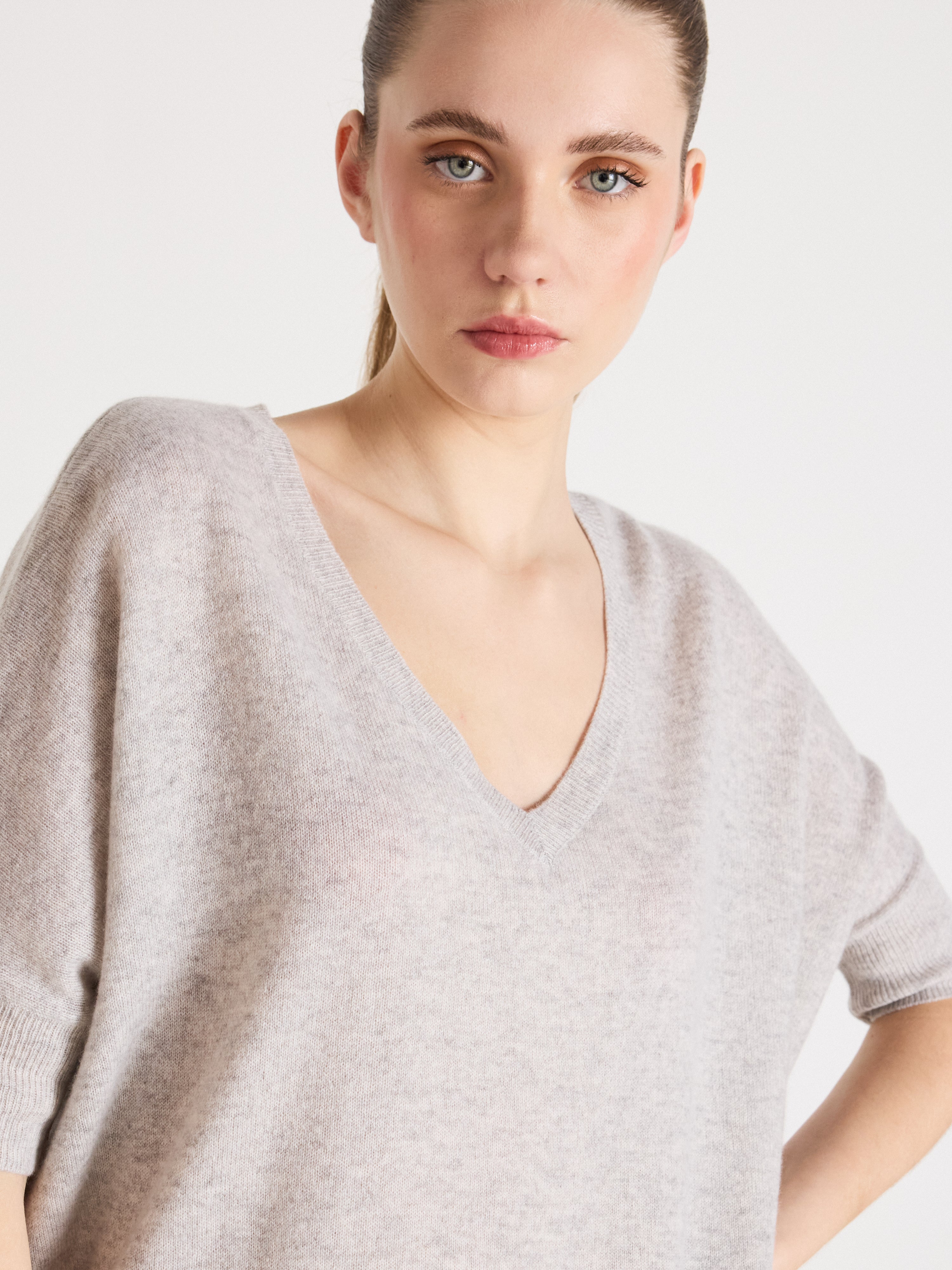 absolut-kate-pull-poncho-damen-v-ausschnitt-kaschmir-hellgrau image 6