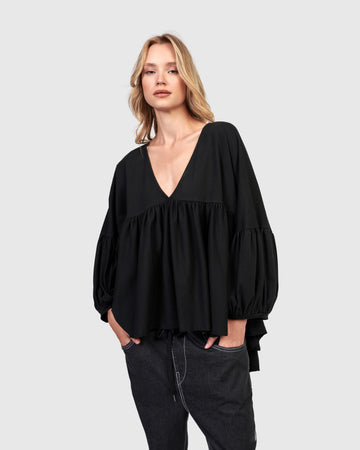 alembika-urban-trapeze-puff-top-black-top image 3