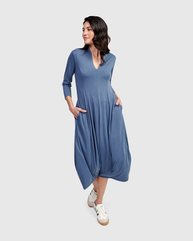 alembika-essential-cocoon-kleid-blue-mist image 1