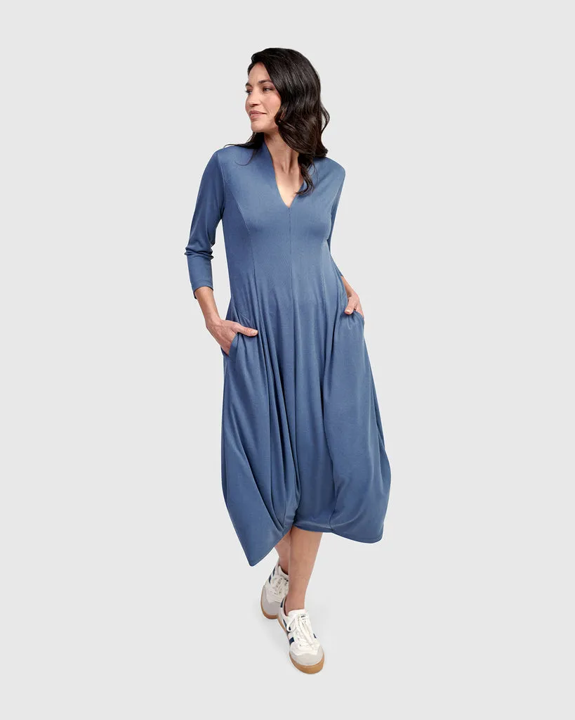 alembika-essential-cocoon-kleid-blue-mist image 1