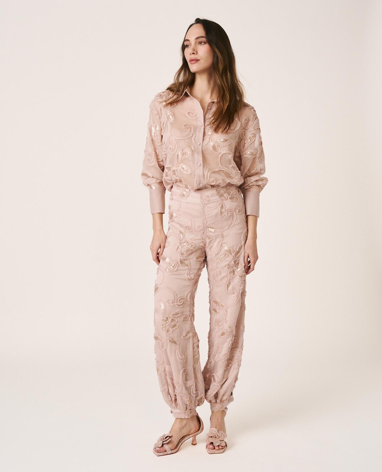 alma-en-pena-hose-floral-rosa-kn-chellang image 2