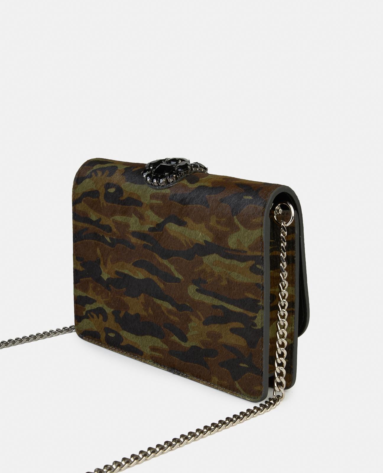 alma-en-pena-snake-flap-shoulder-bag-leder-in-gr-n image 2