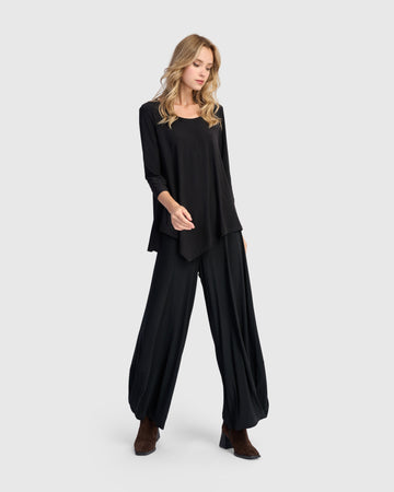 alembika-essential-slinky-point-hem-top-damen-top-schwarz image 5