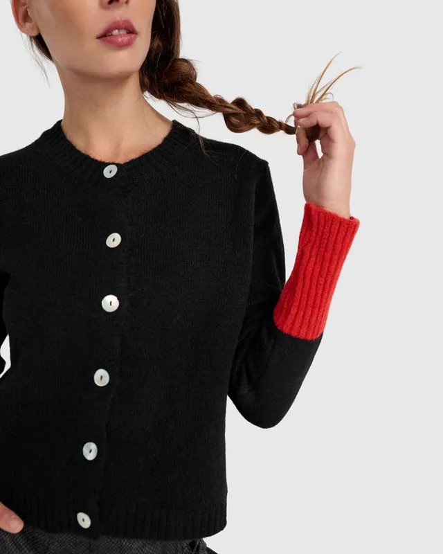 alembika-blackbird-cardigan-schwarz-vermillion image 1