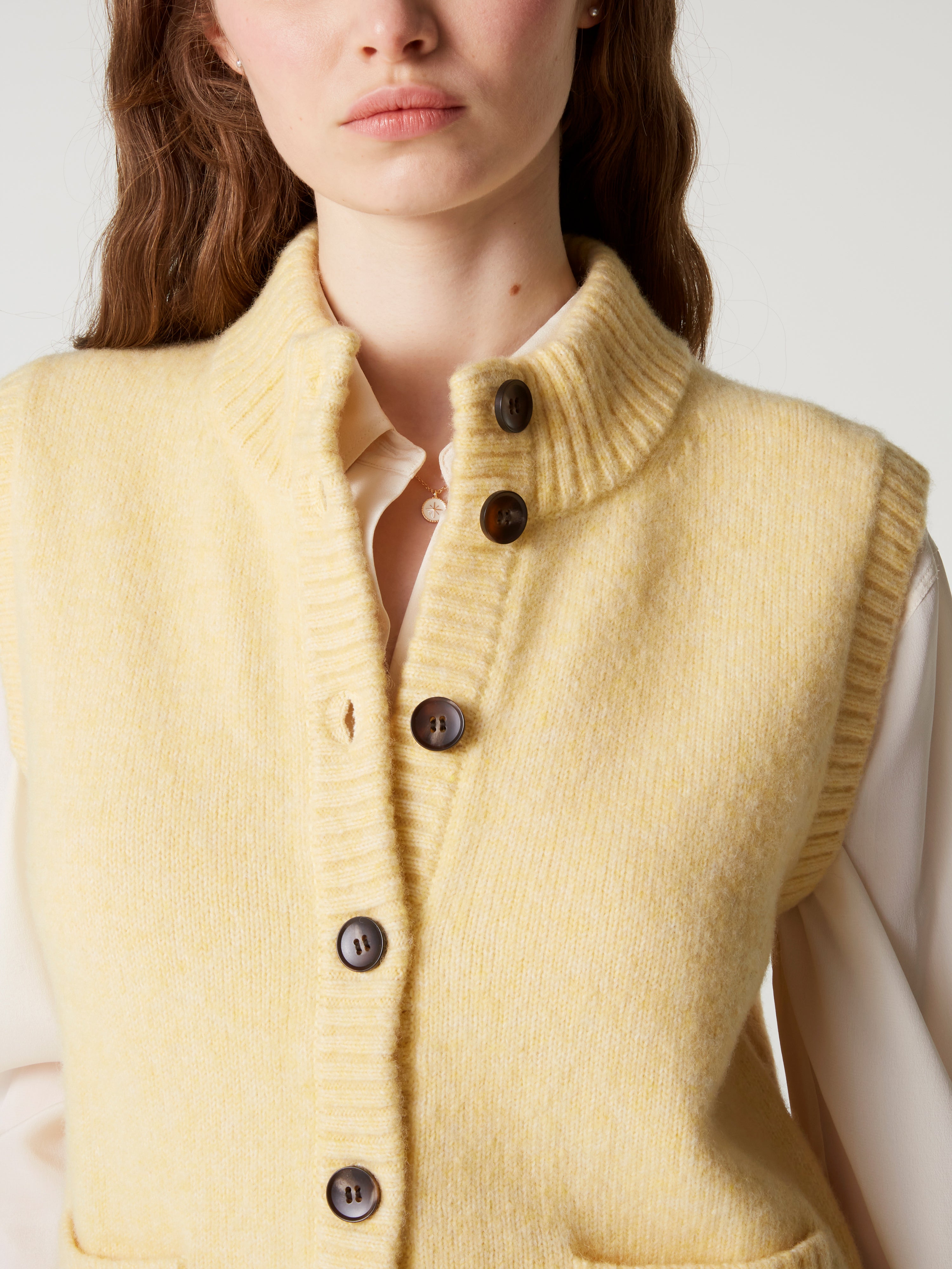 absolut-alanis-weste-aus-wolle-und-baumwolle-light-yellow image 2