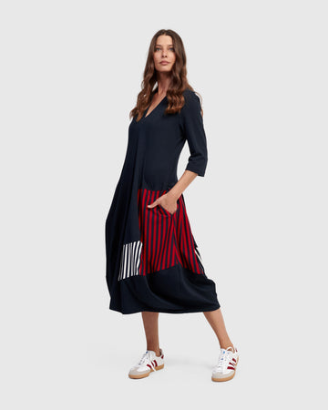 alembika-alyssa-cocoon-kleid-navy-midi-mit-taschen image 4