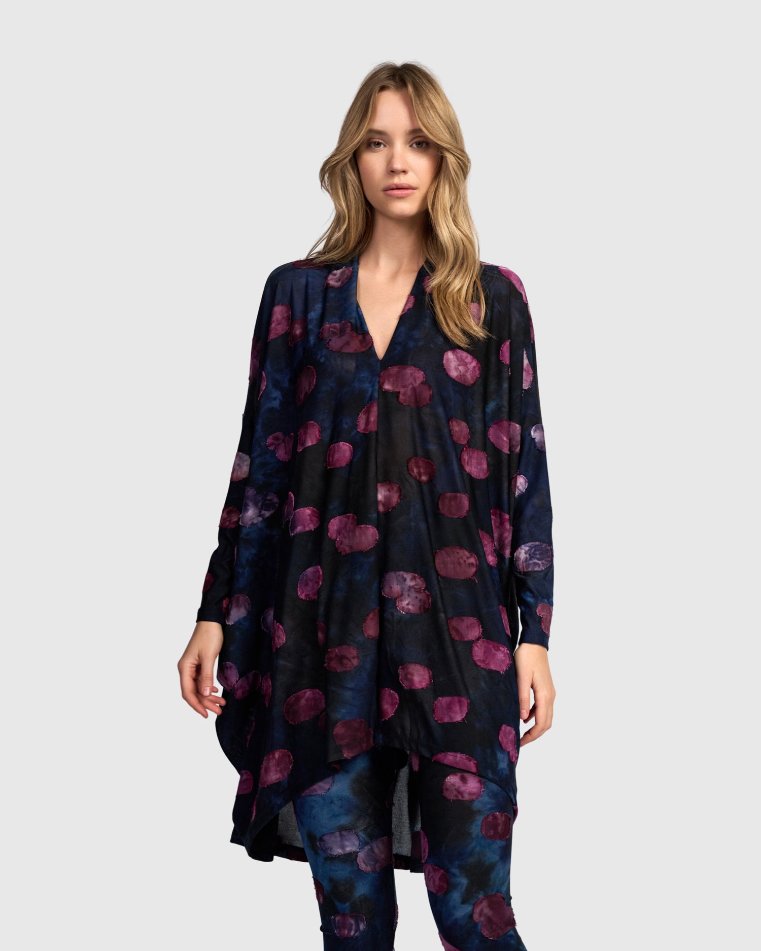 alembika-caprice-oversized-tunika-midnight-wine image 2