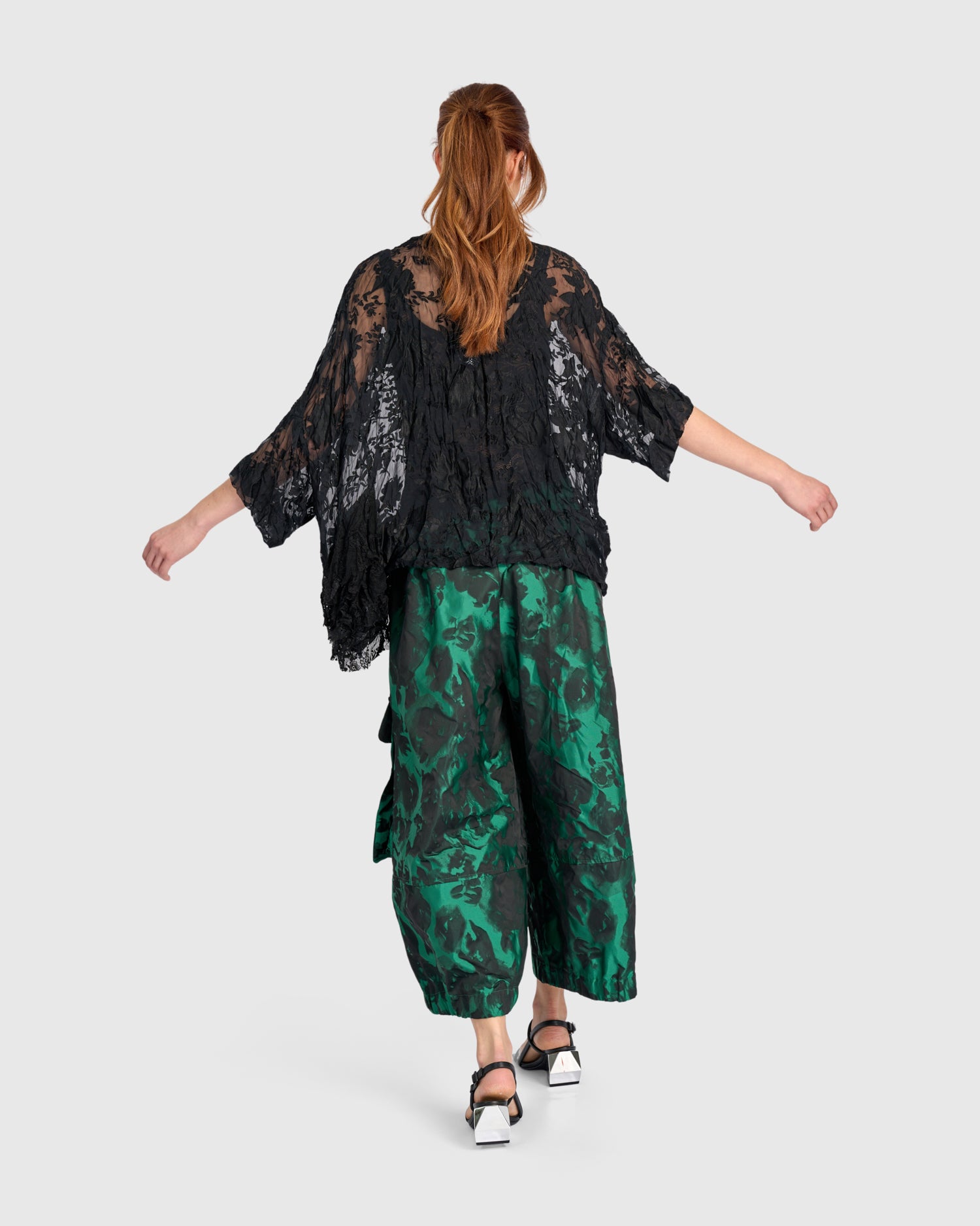 alembika-veiled-lace-top-sheer-schwarz-spitze image 5