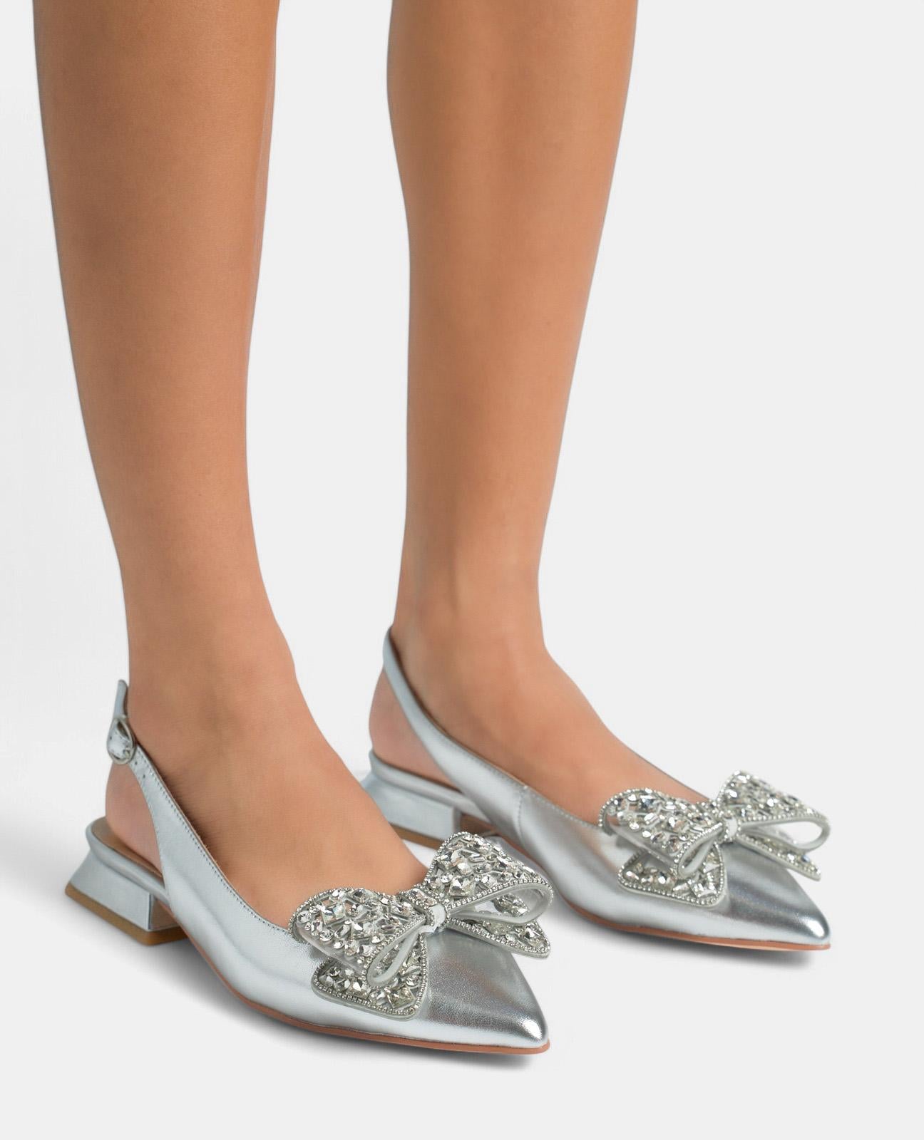 alma-en-pena-ballerina-mit-schleife-silberner-spitzenschuh-2-cm image 5