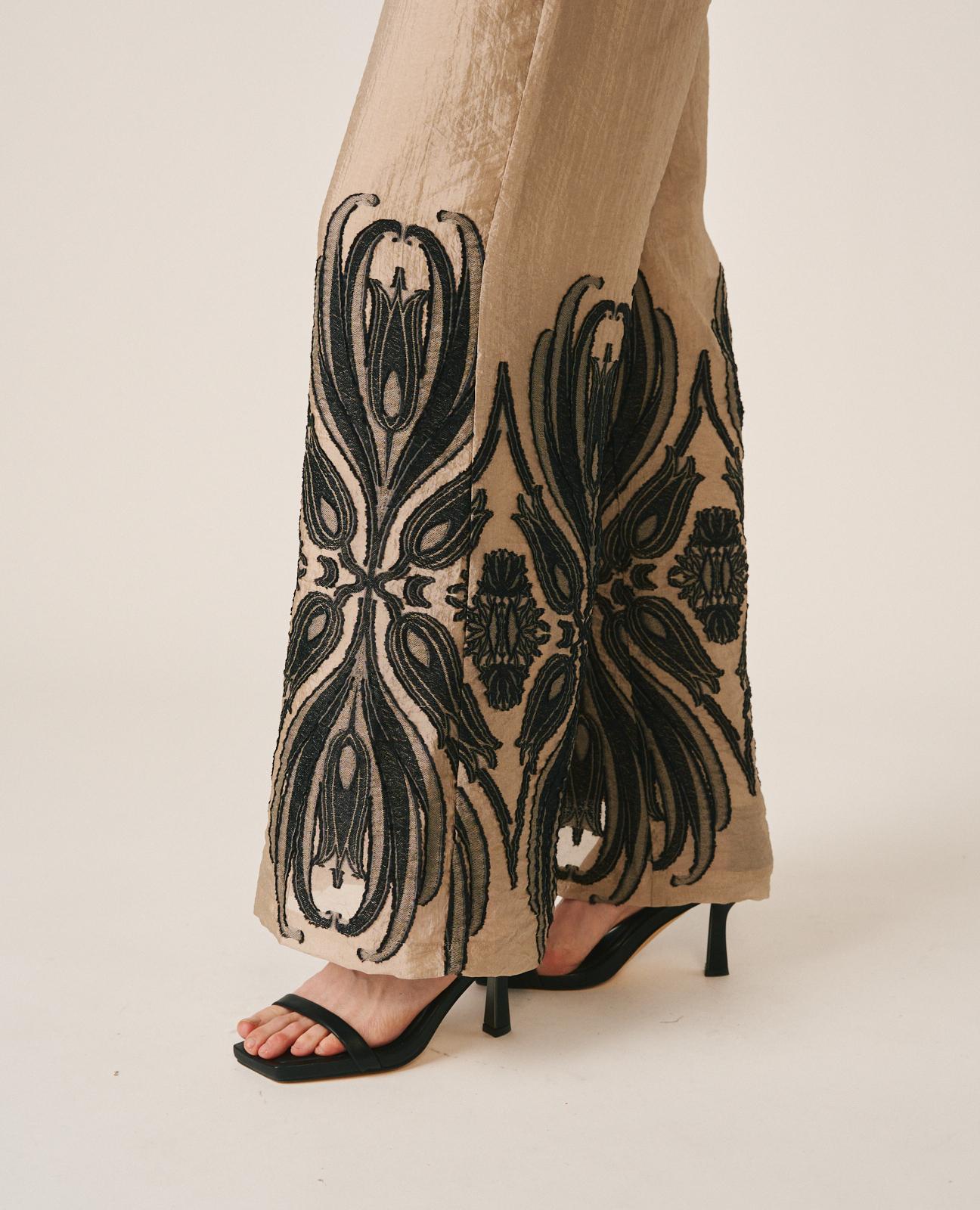 alma-en-pena-arabesco-high-waist-hose-lang-mit-print image 8