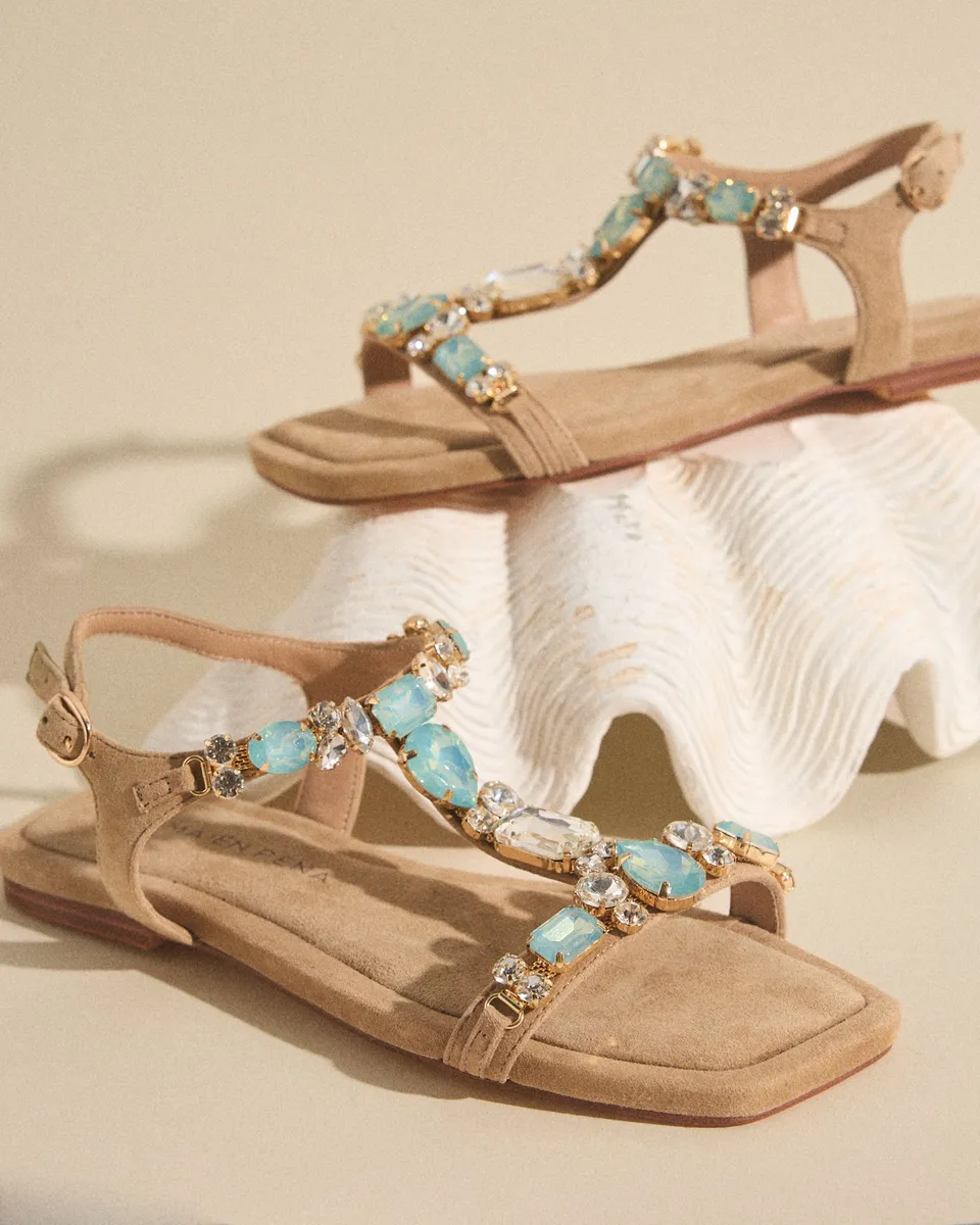 alma-en-pena-flat-sandals-with-rhinestone-accents-flache-sandale-arena image 1
