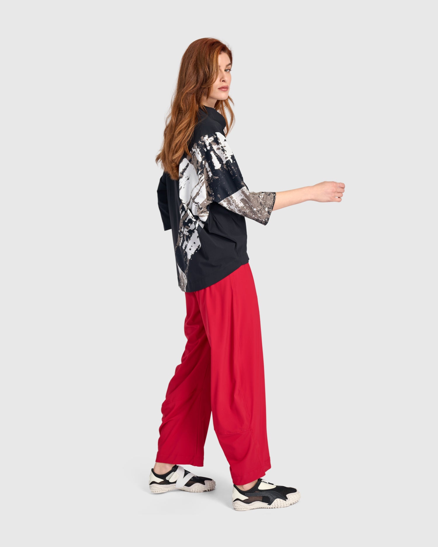 alembika-tekbika-funnel-pullover-schwarz-grafik-tt105b image 2