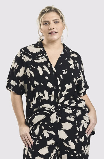 alembika-mandala-shirt-speckle image 3