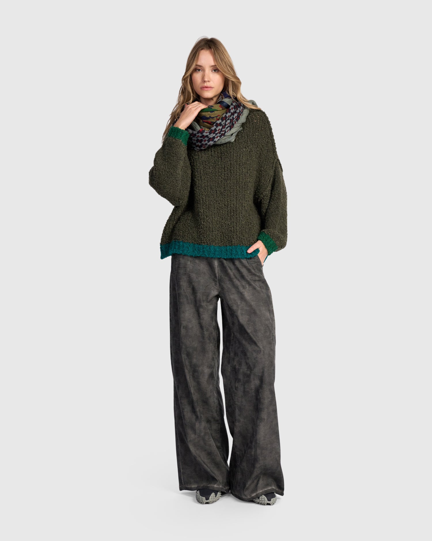 alembika-stone-wash-wide-leg-stretch-jeans-smoke image 7