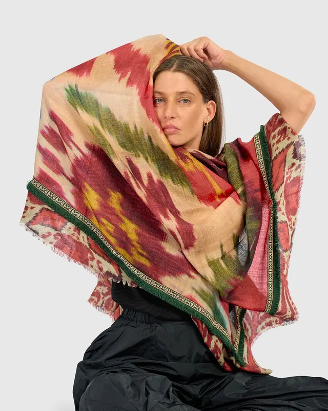 alembika-sheaf-schal-ikat-maroon-wolle-seide image 1