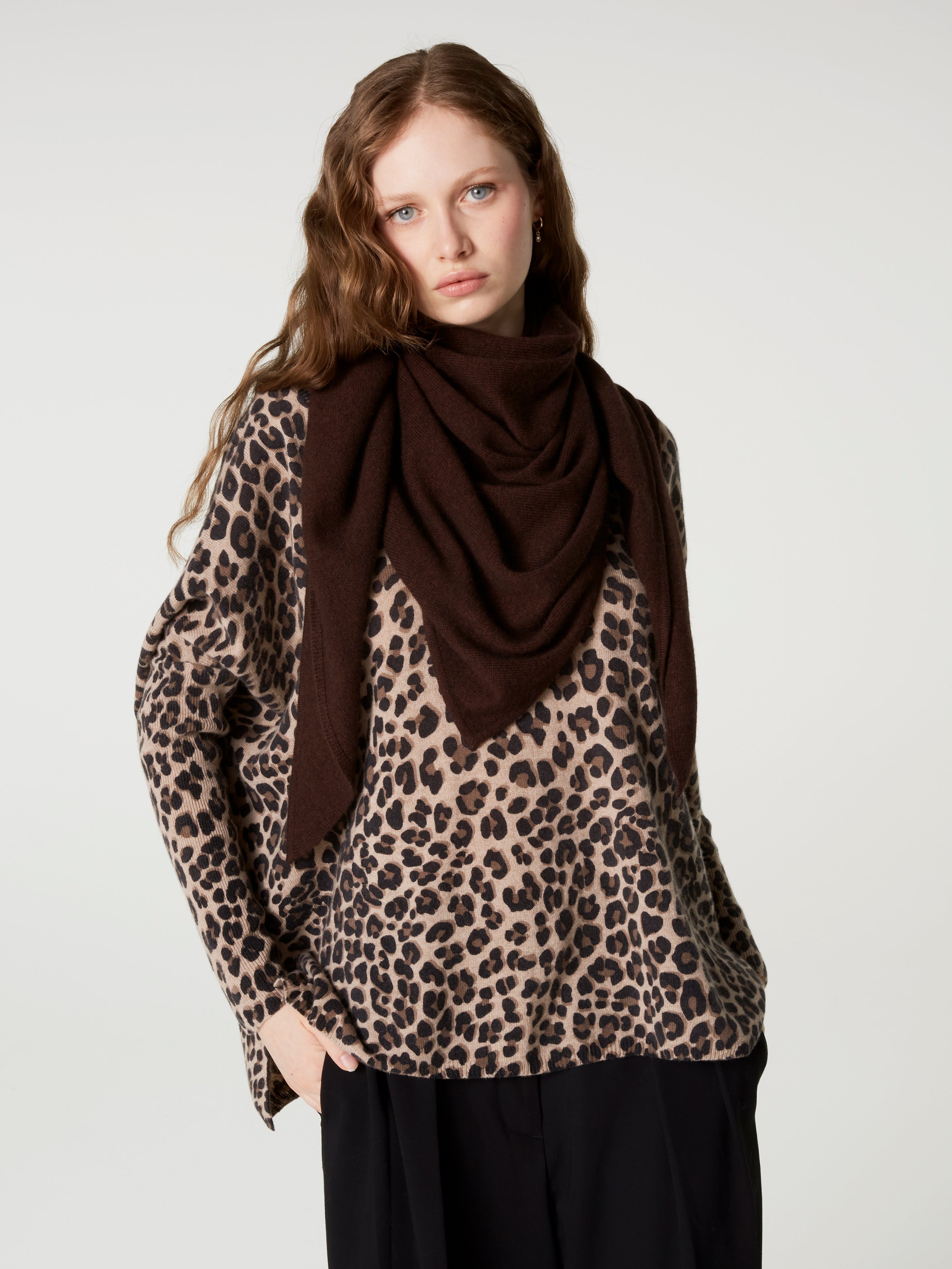absolut-danika-damen-dreieckstuch-aus-kaschmir-braun-brownie-165x79-cm image 1