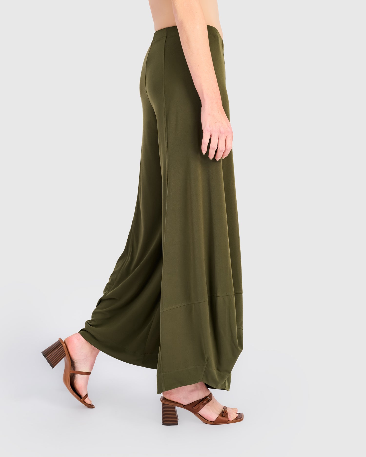 alembika-essential-slinky-punto-hose-khaki-lantern image 4