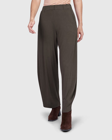 alembika-essential-flow-pants-khaki-damen-hose image 7