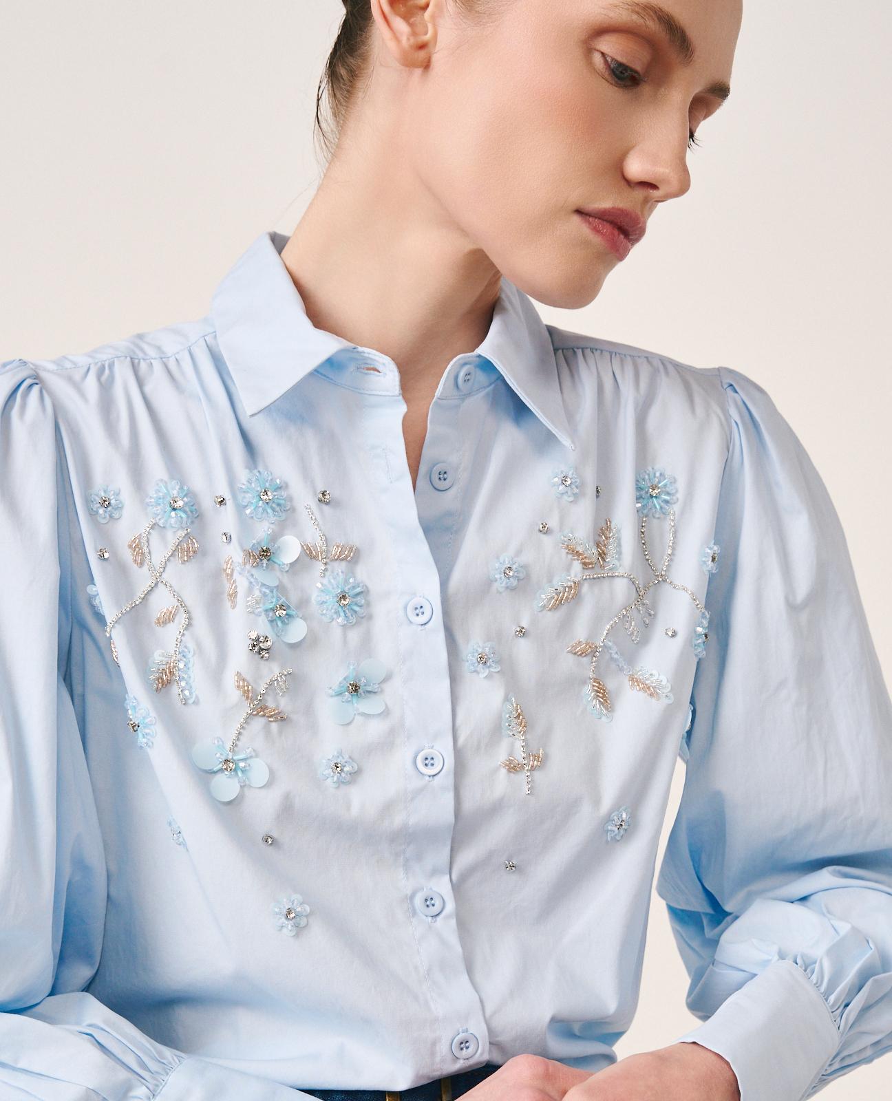 alma-en-pena-popeline-bluse-mit-strass-blumen-blau image 4