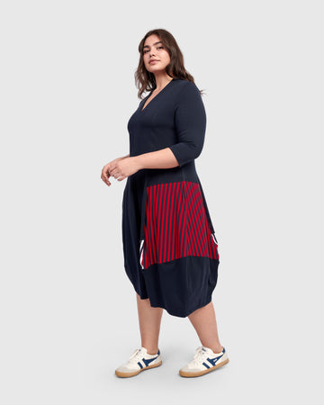 alembika-alyssa-cocoon-kleid-navy-midi-mit-taschen image 7