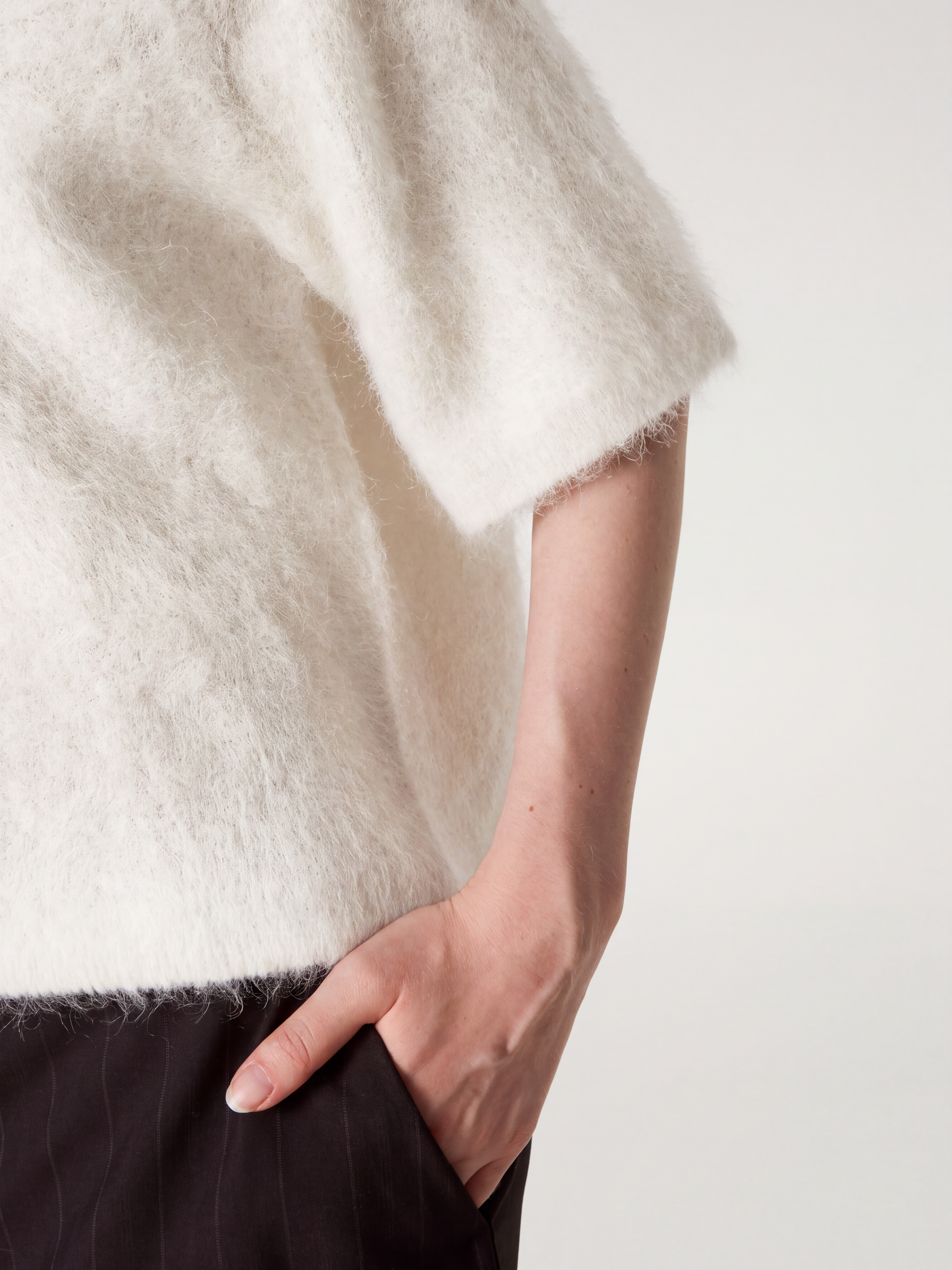 absolut-pull-jenna-kaschmirpullover-rundhals-oversize-kurzarm-creme image 2