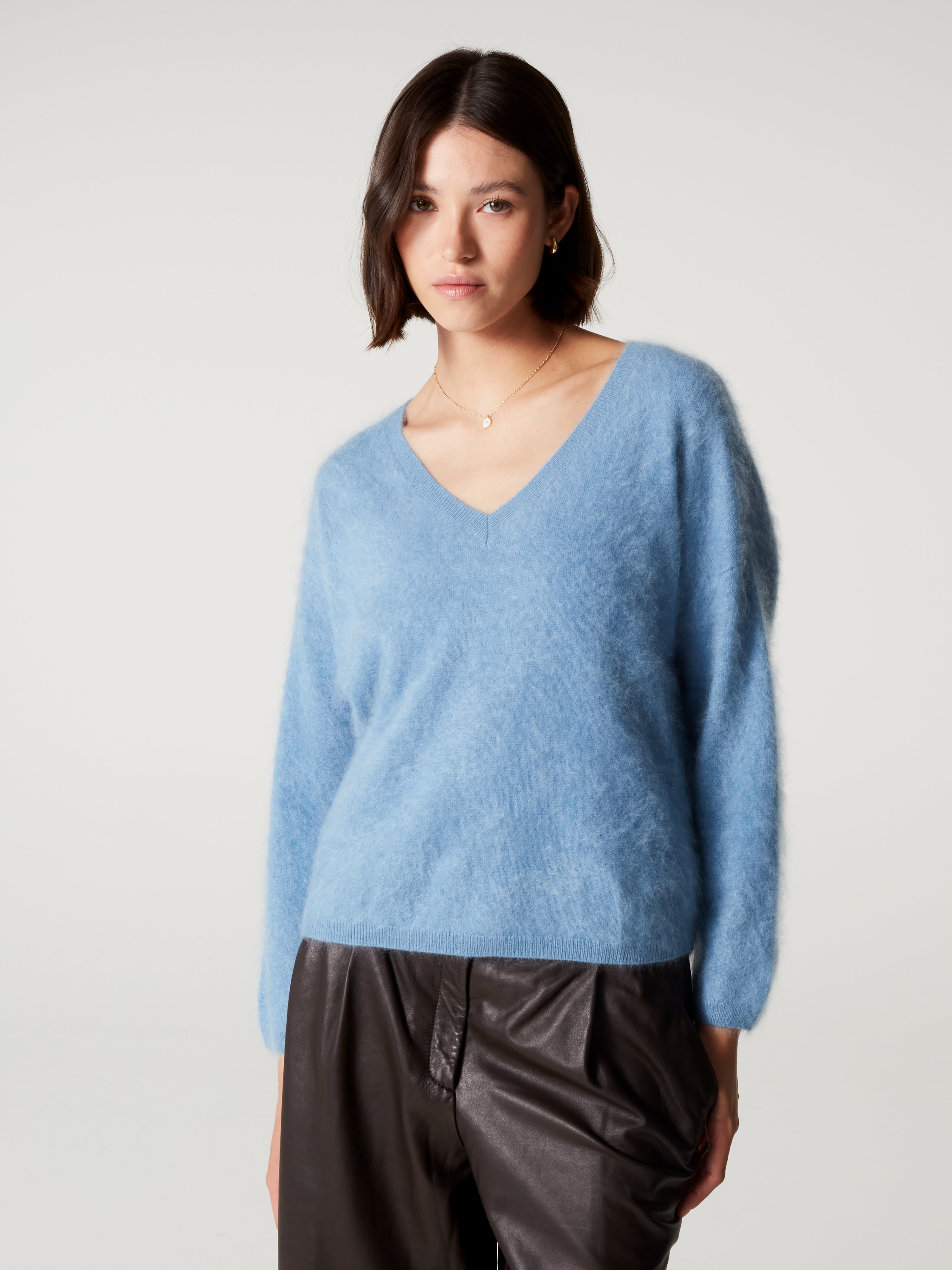 absolut-pull-soeli-damen-kaschmirpullover-oversize-v-ausschnitt-hellblau image 2