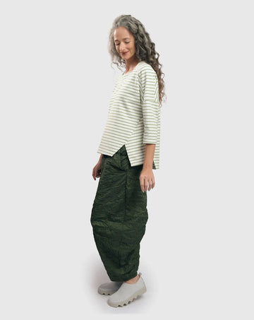 alembika-urban-pinstripe-crinkle-lantern-pants-forest-black image 4
