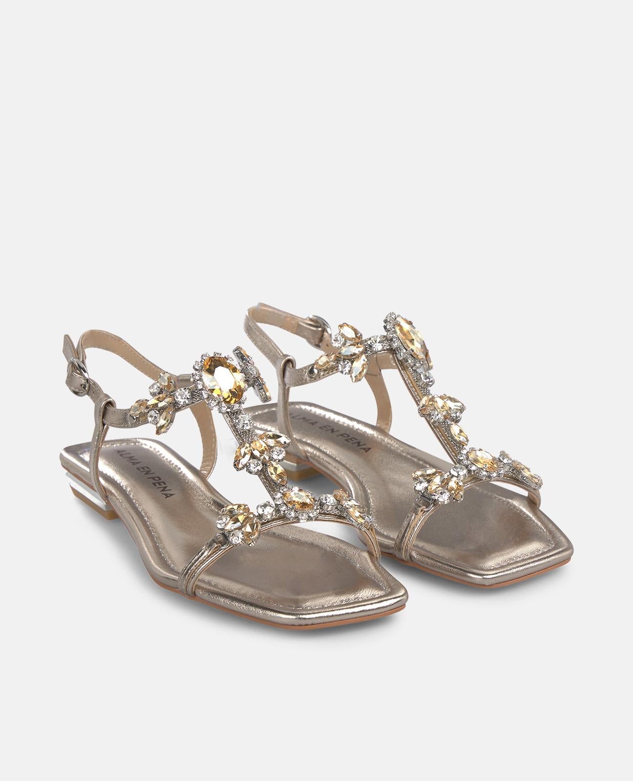 alma-en-pena-sandalen-bronze-flach-mit-schmucksteinen-und-2-cm-absatz image 2