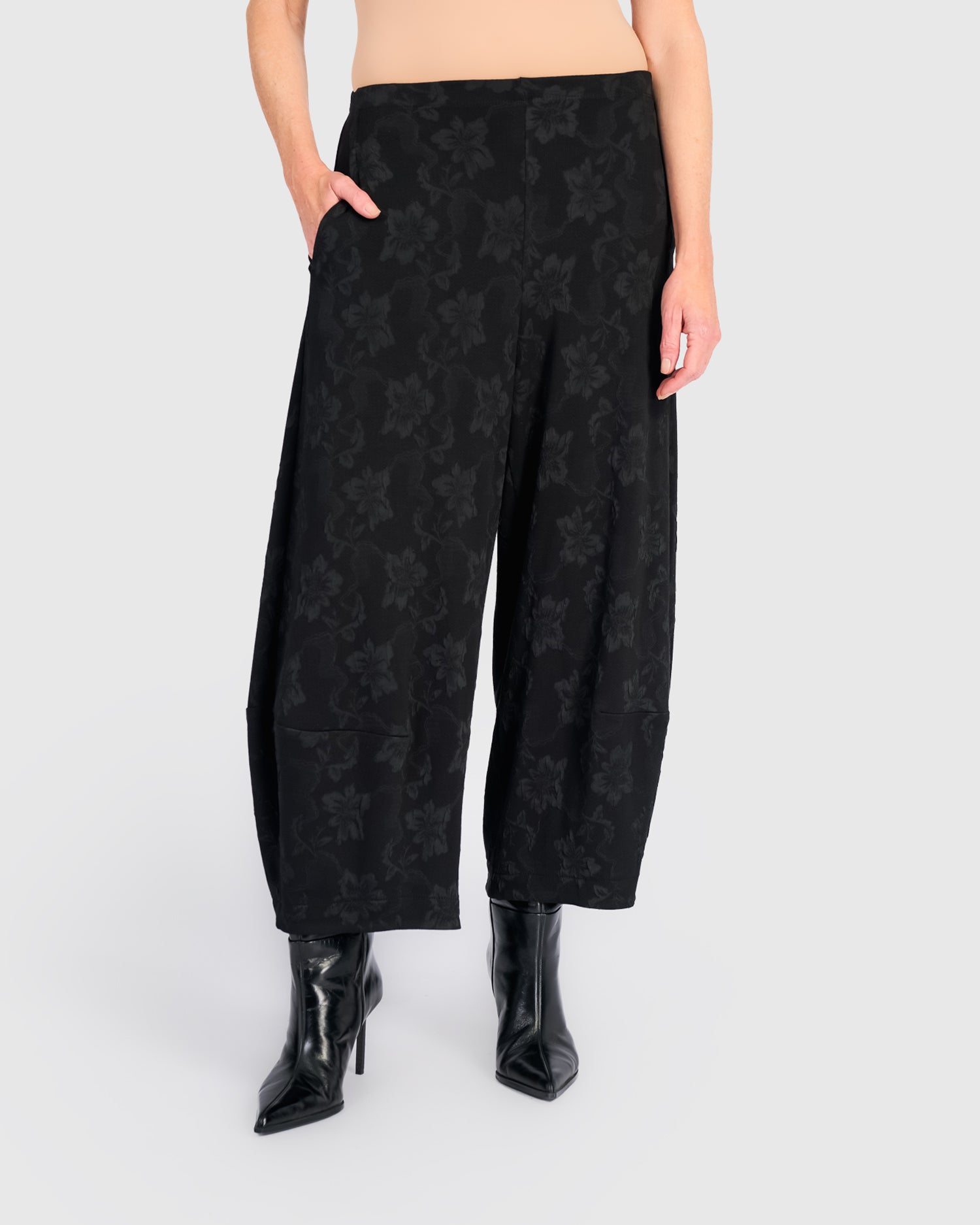 alembika-candlewick-laternen-hose-black-flora image 4